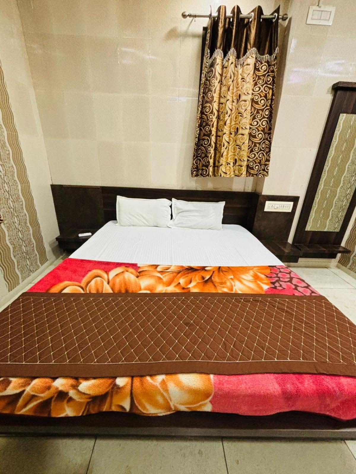 Hotel Shree Nath - 200 Meters From Dwarkadhish Temple Dış mekan fotoğraf